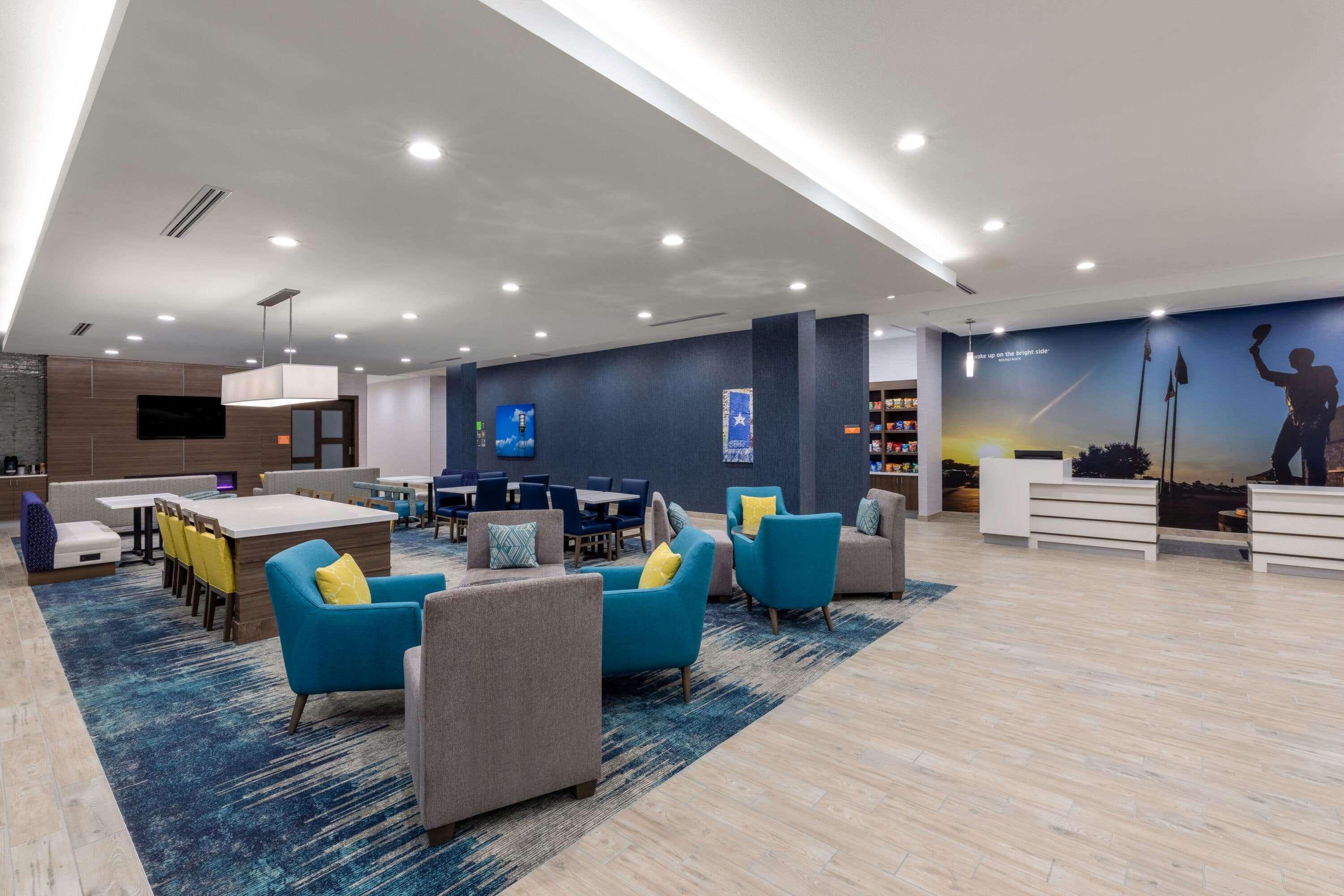 La Quinta Inn & Suites By Wyndham Round Rock Near Kalahari Exterior photo